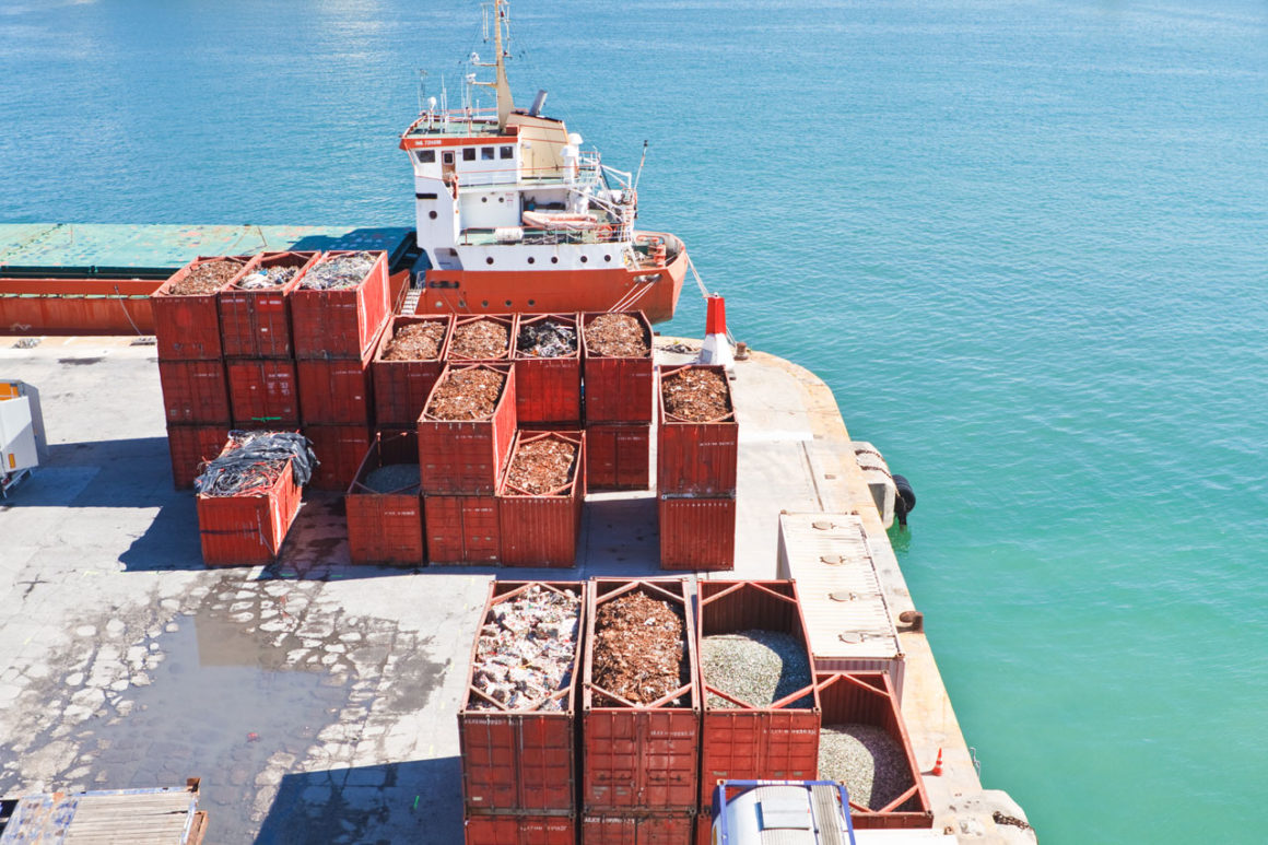 Frazioni oleose e rifiuti solidi a bordo nave: gestione e regole